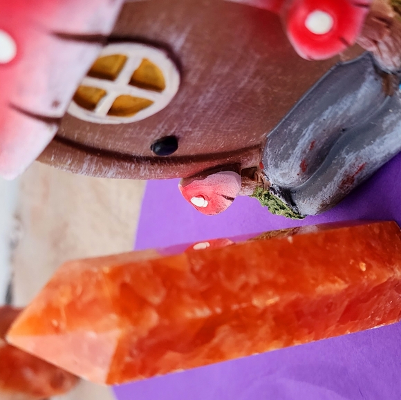 Sunstone - Picture 1 of 2